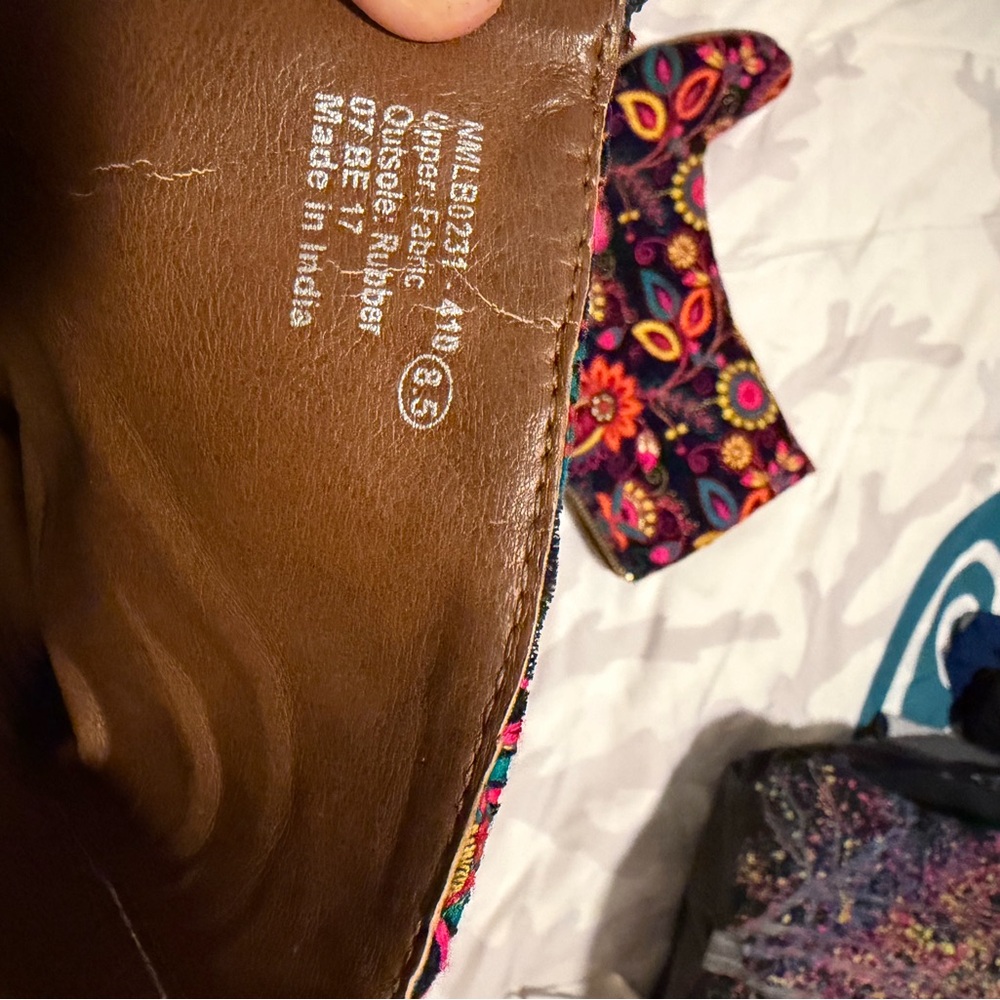Colorful Embroidered Heels - Picture 8 of 8